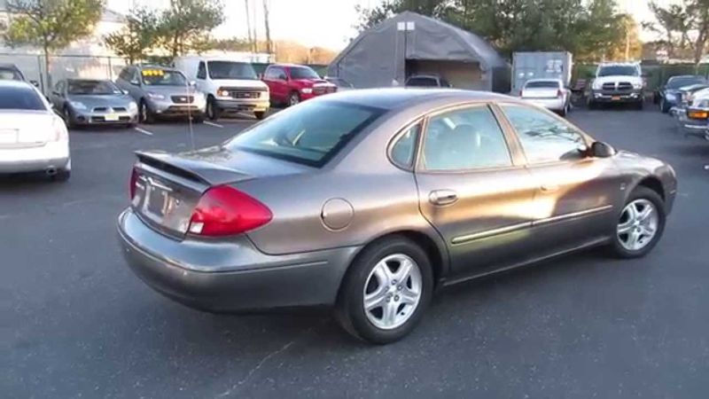 2002 Ford Taurus