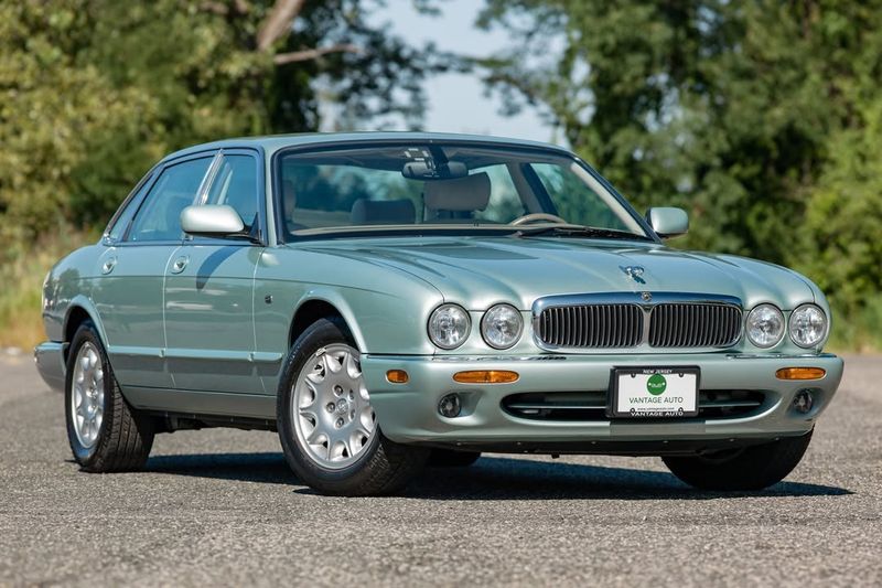 4. Jaguar XJ