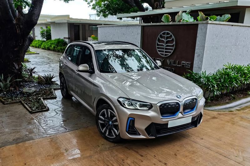 BMW iX3