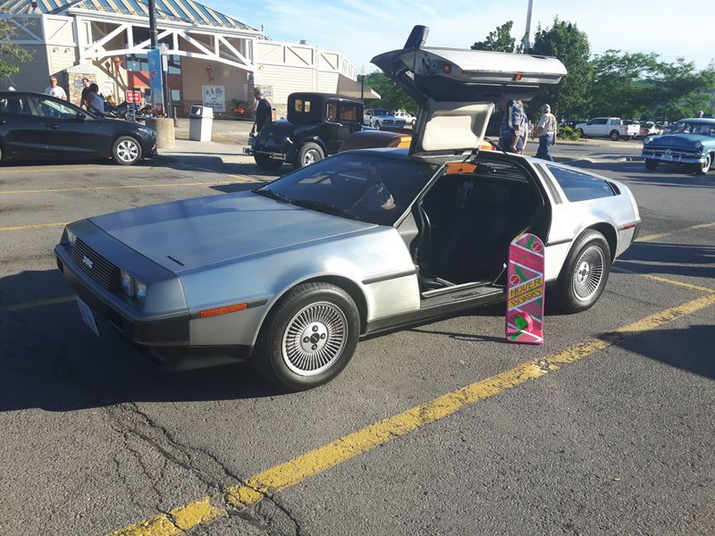 DeLorean DMC-12