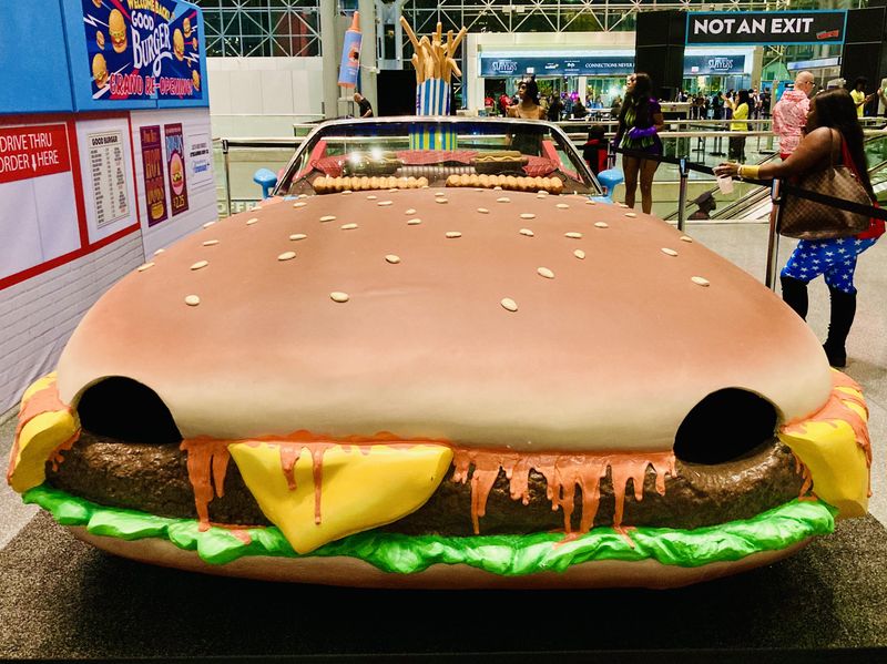 The Giant Hamburger Car