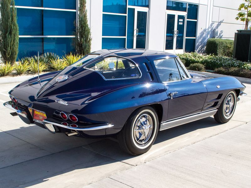 1963 Chevrolet Corvette Sting Ray Split-Window Coupe