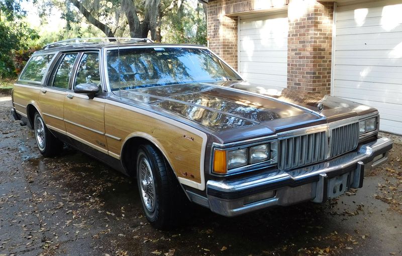 1989 Pontiac Safari Wagon