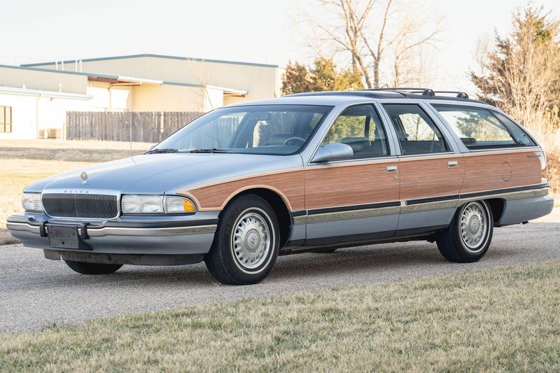 Buick Roadmaster Estate Wagon (1996)