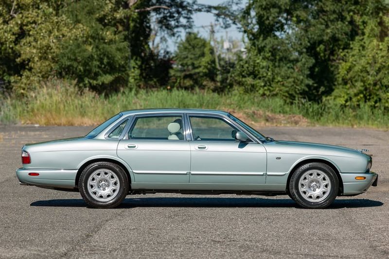 Jaguar XJ8