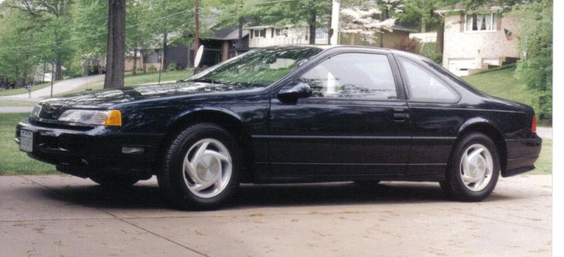 Ford Thunderbird (10th Gen, Late 1980s-1990s)