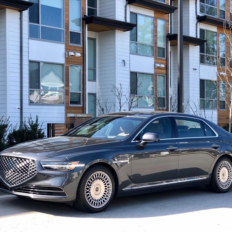 Genesis G90