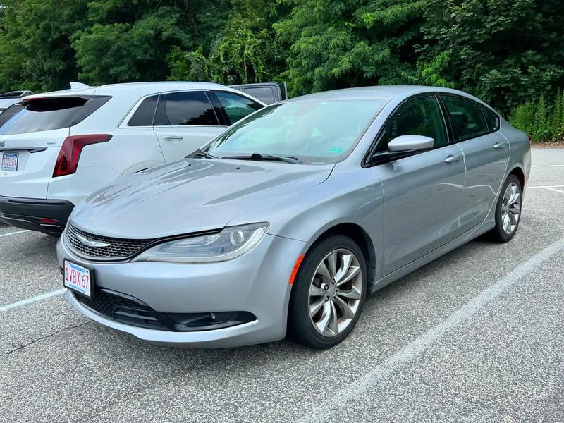 Chrysler 200