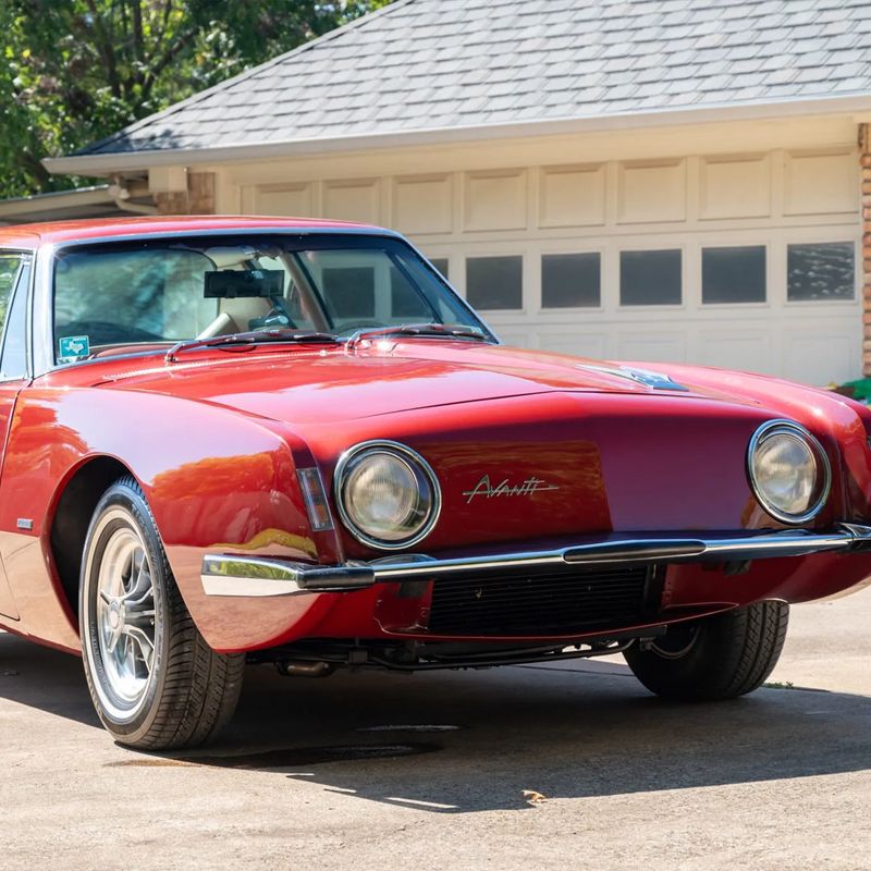 Studebaker Avanti