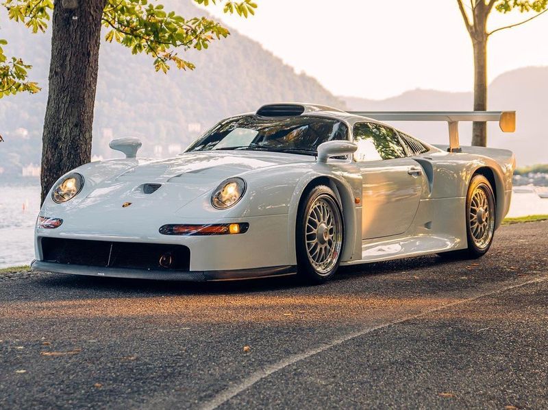 Porsche 911 GT1 Straßenversion