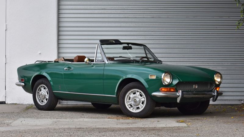 Fiat - 124 Spider