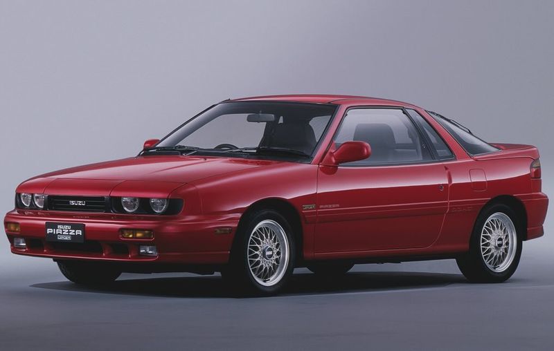 Isuzu - Piazza
