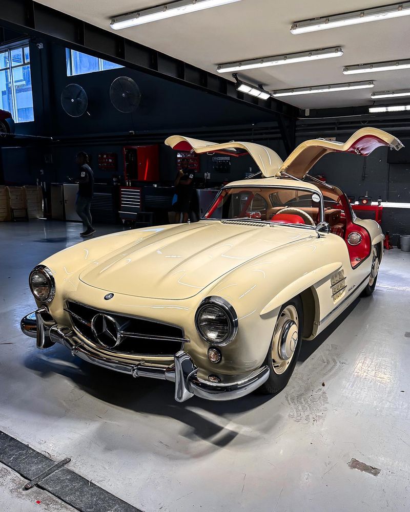 Mercedes-Benz - 300SL Gullwing