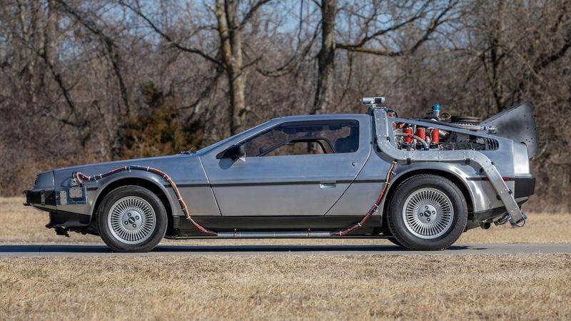 DeLorean Time Machine