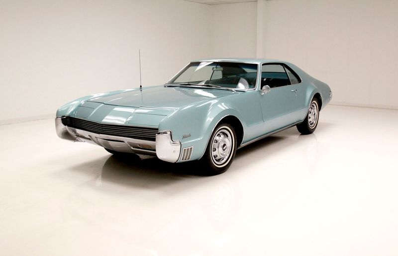 1966 Oldsmobile Toronado Deluxe