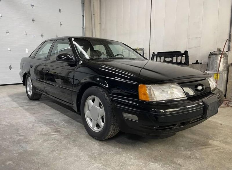 Ford Taurus SHO
