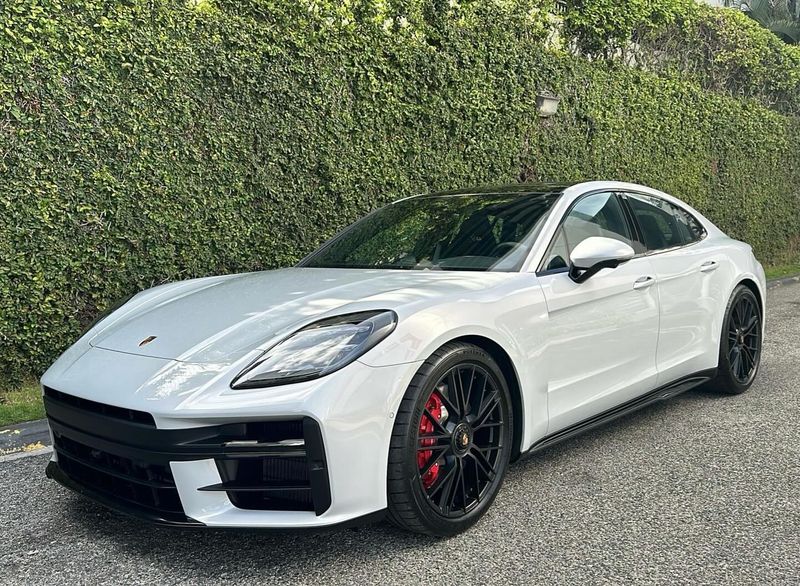 Porsche Panamera GTS