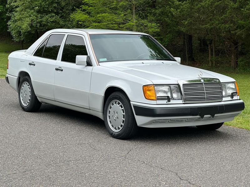 Mercedes-Benz W124