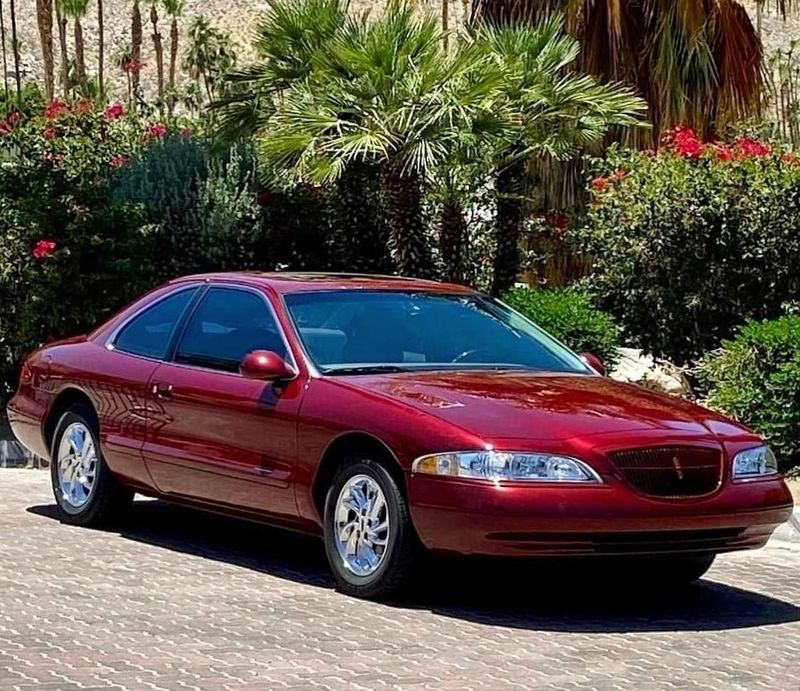 Lincoln Mark VIII LSC