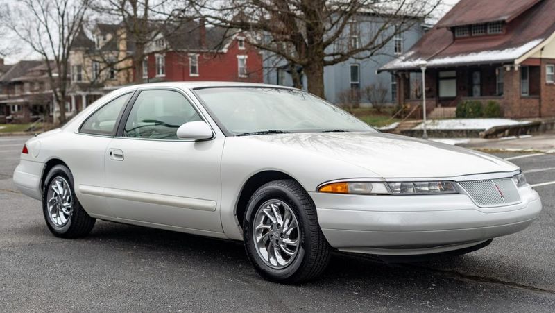 Lincoln Mark VIII LSC