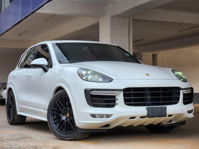 Porsche Cayenne GTS (Early Models)