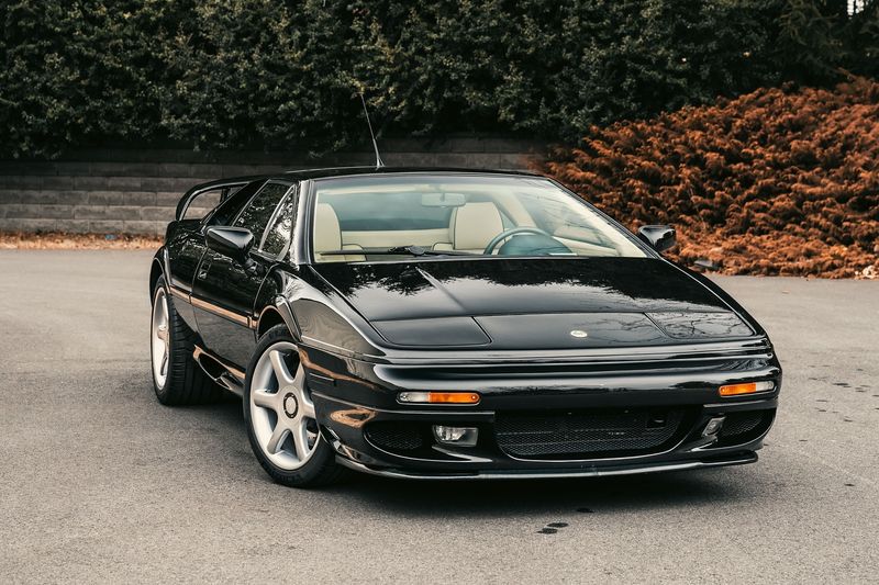 Lotus Esprit V8