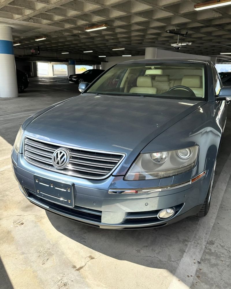 Volkswagen Phaeton W12