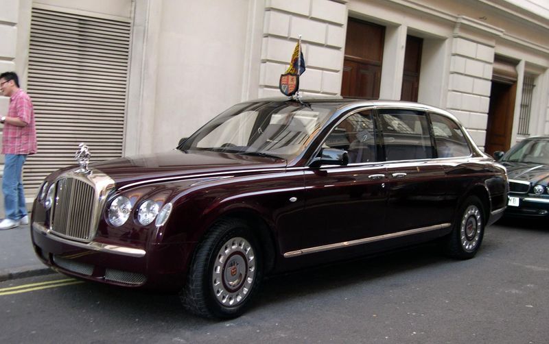 Bentley State Limousine - Britain's Royal Fortress