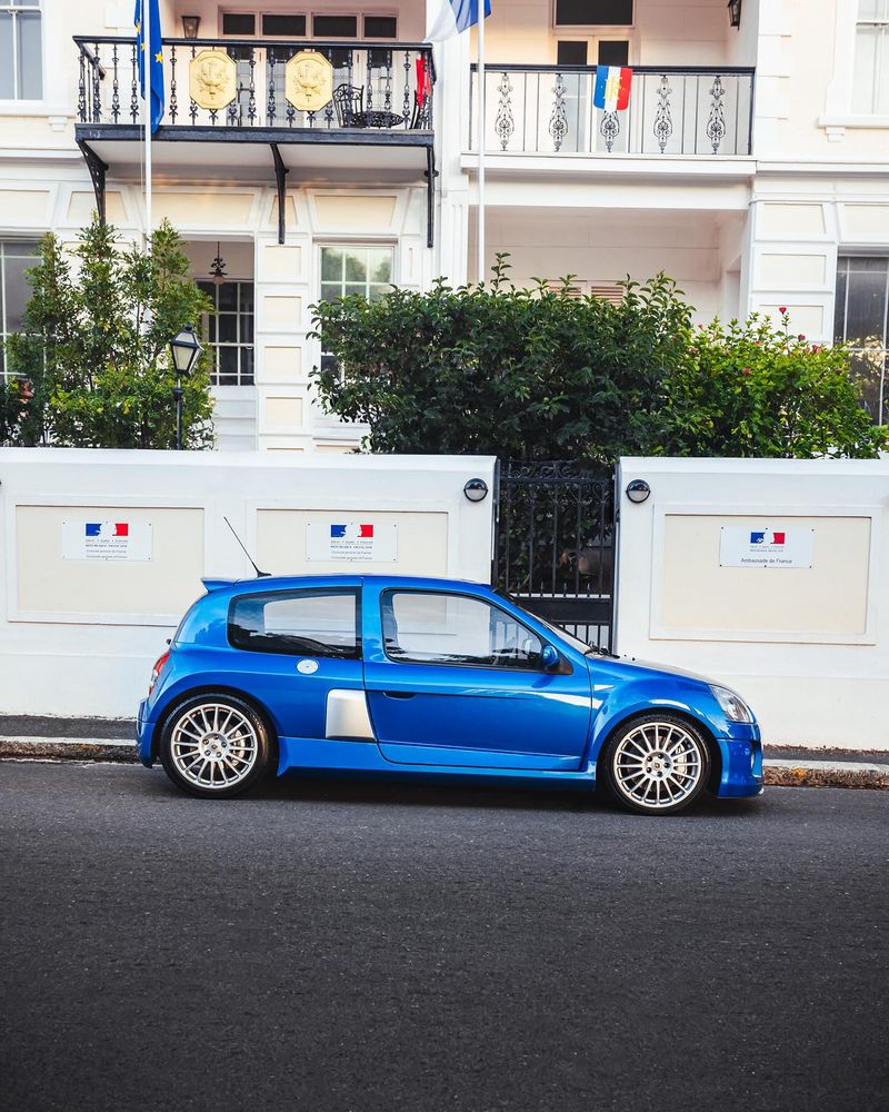 Renault Clio V6