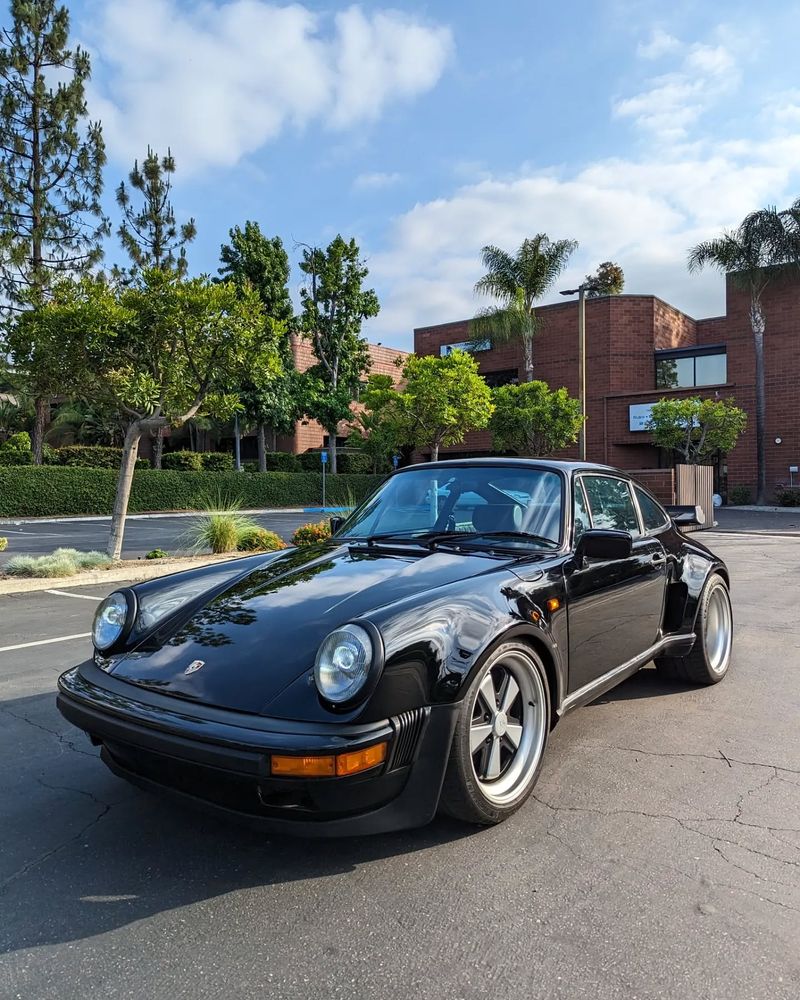 Porsche 911 Turbo (930)