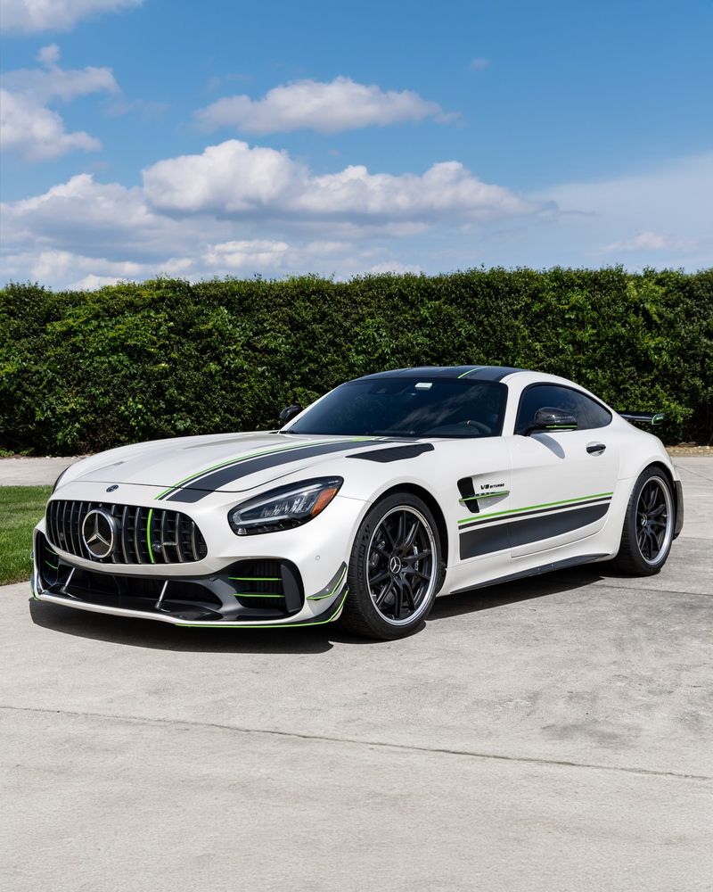 Mercedes-AMG GT R