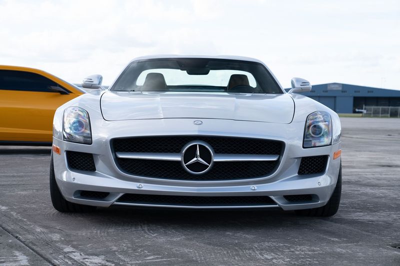 Mercedes-Benz SLS AMG (Soundwave – Dark of the Moon)