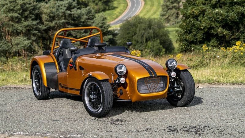 Caterham 7's Ford-Powered Featherweight