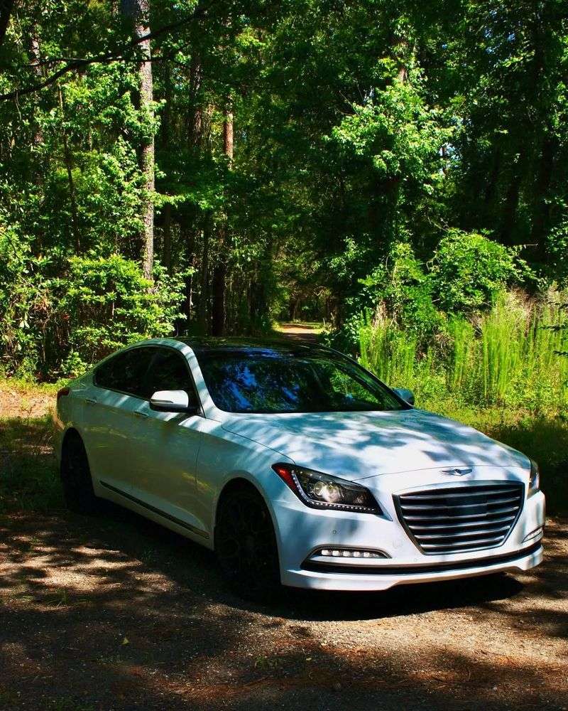 Hyundai Genesis Sedan 5.0