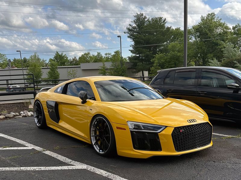Audi R8 V10