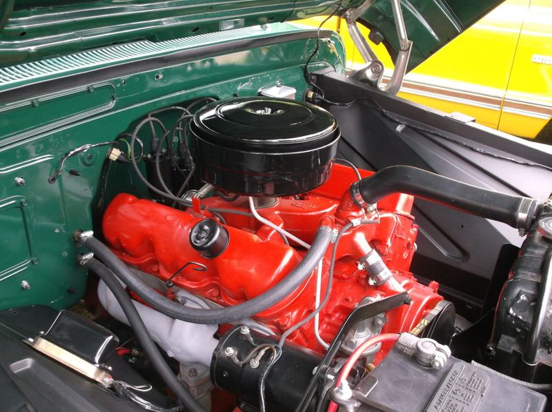 GMC 305 V6-derived V8