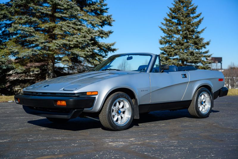 Triumph TR8