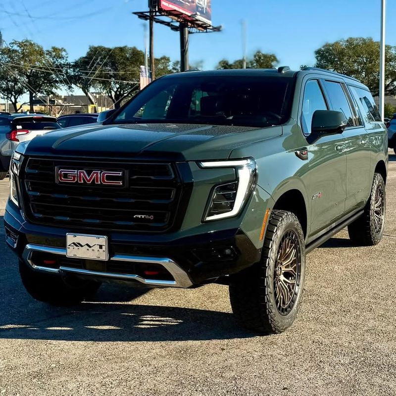 GMC Yukon (Base Trims)